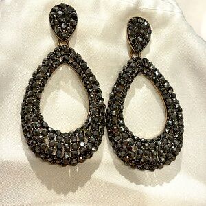 Grayish bronze dangle earrings with a lovely shimmer.